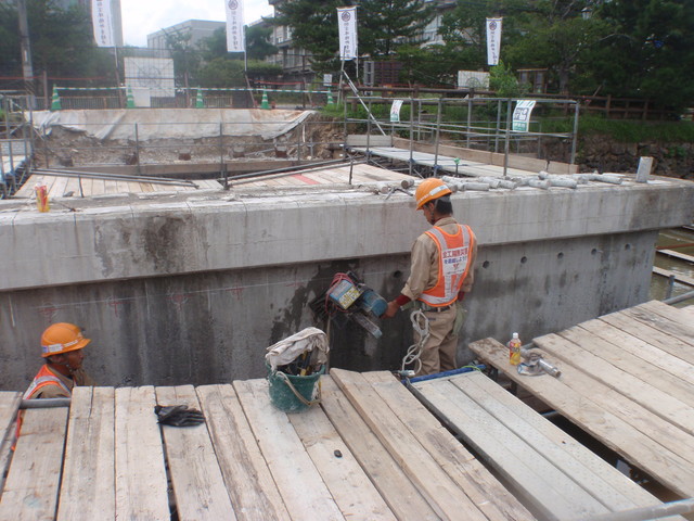 吊り用コア削孔