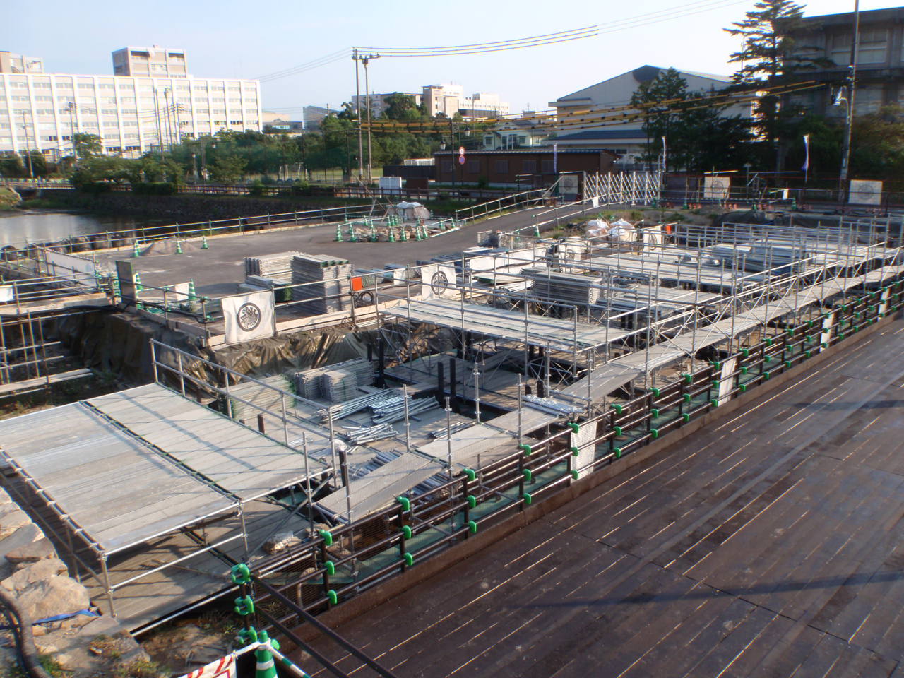 木橋用足場設置