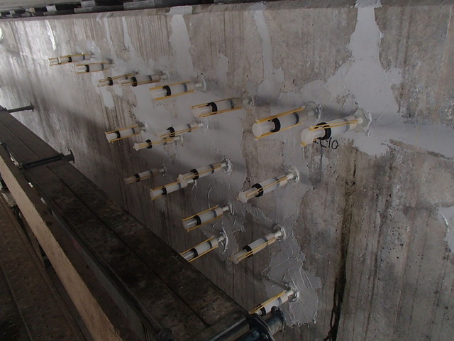 超微粒子セメント系ひびわれ注入材