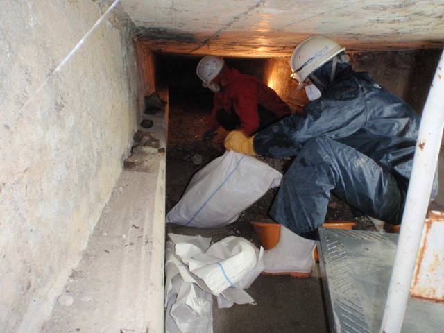 堆積土　袋詰め