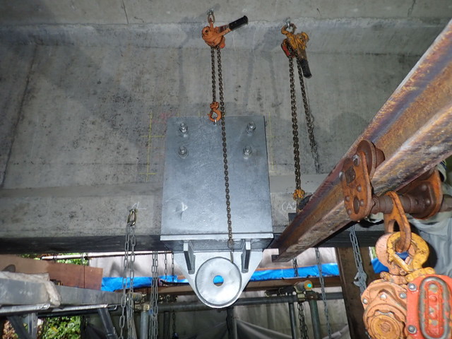 桁ブラケット設置